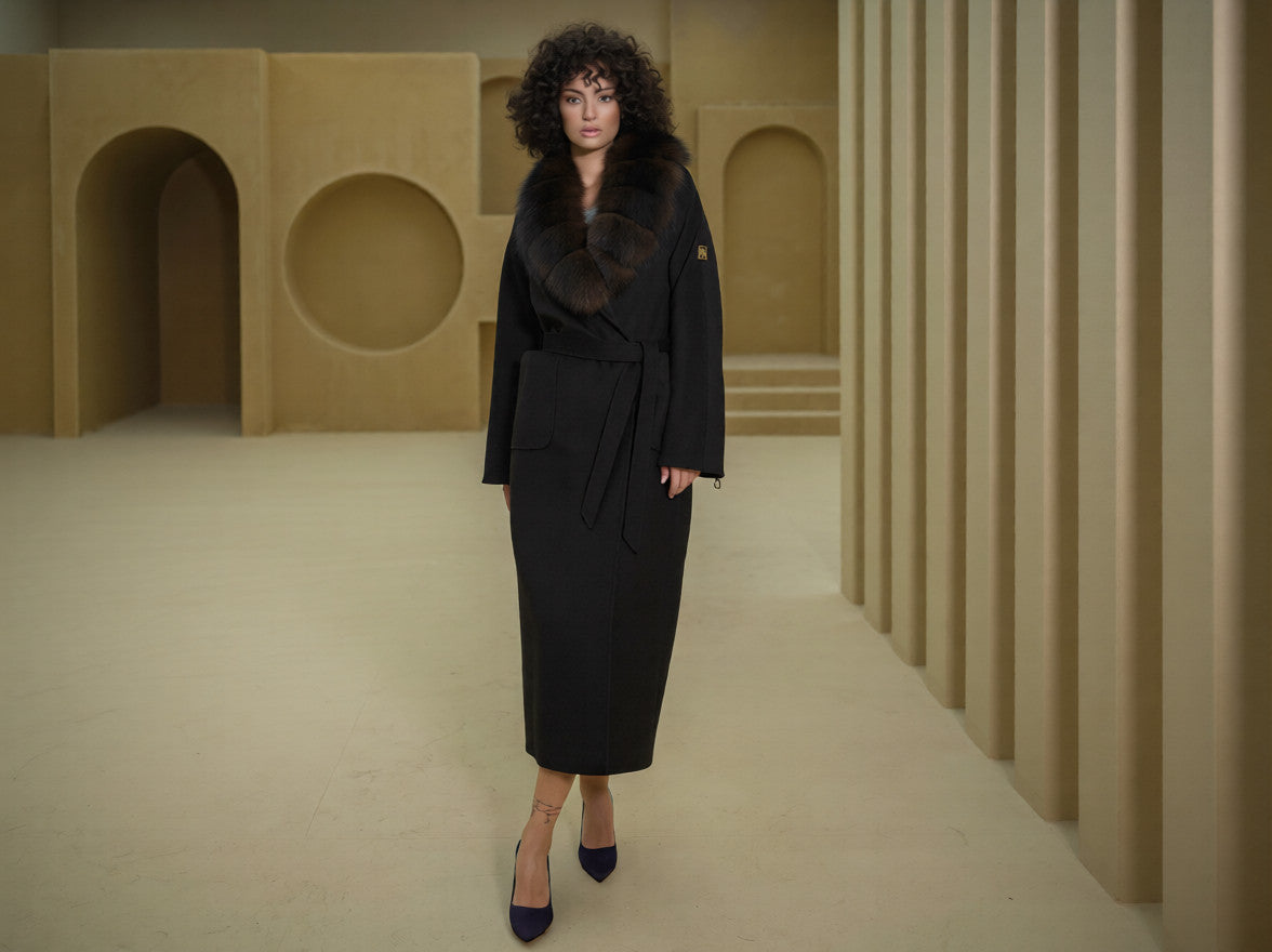 Palton lung negru din cașmir cu guler din blană naturală