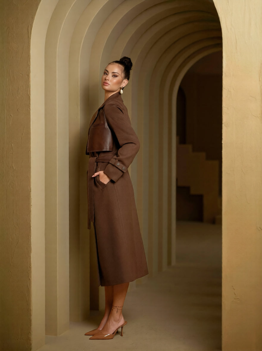 Palton lung maro din cașmir cu detalii din piele și cordon